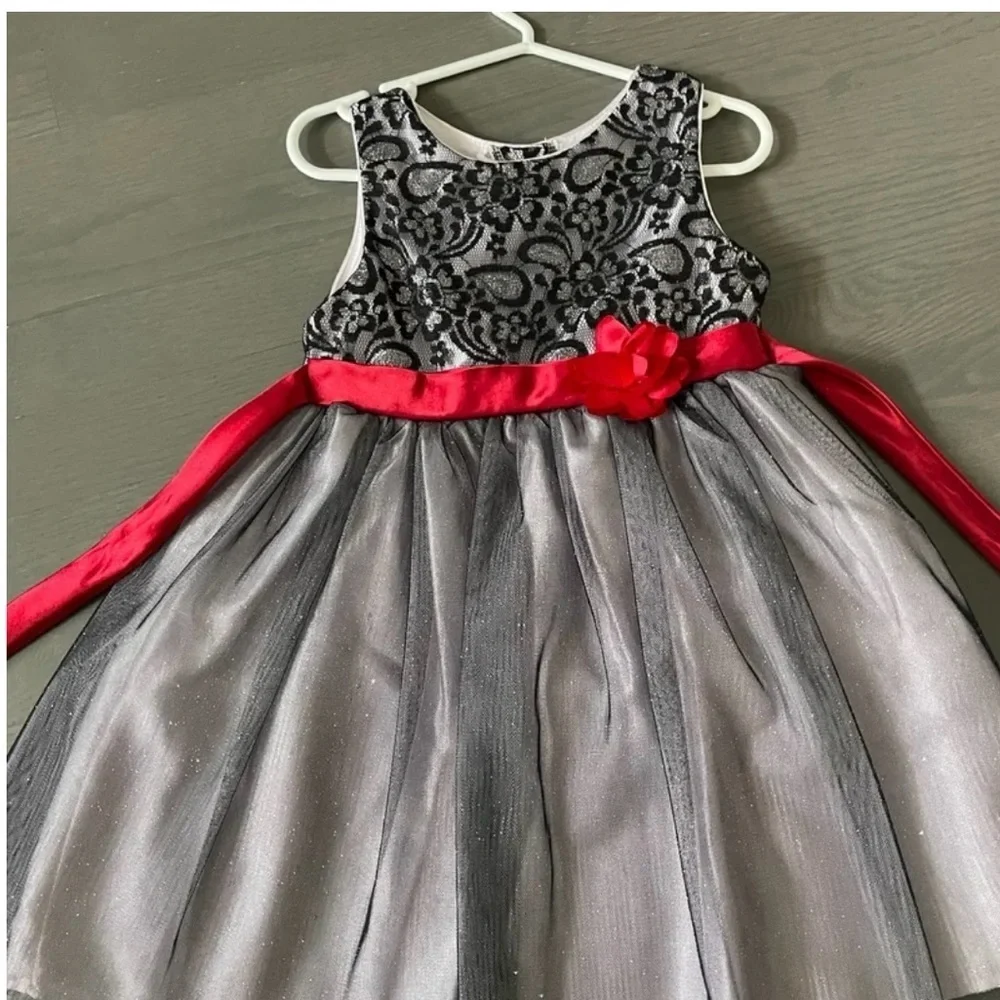 Girls youngland holiday dress Size 4